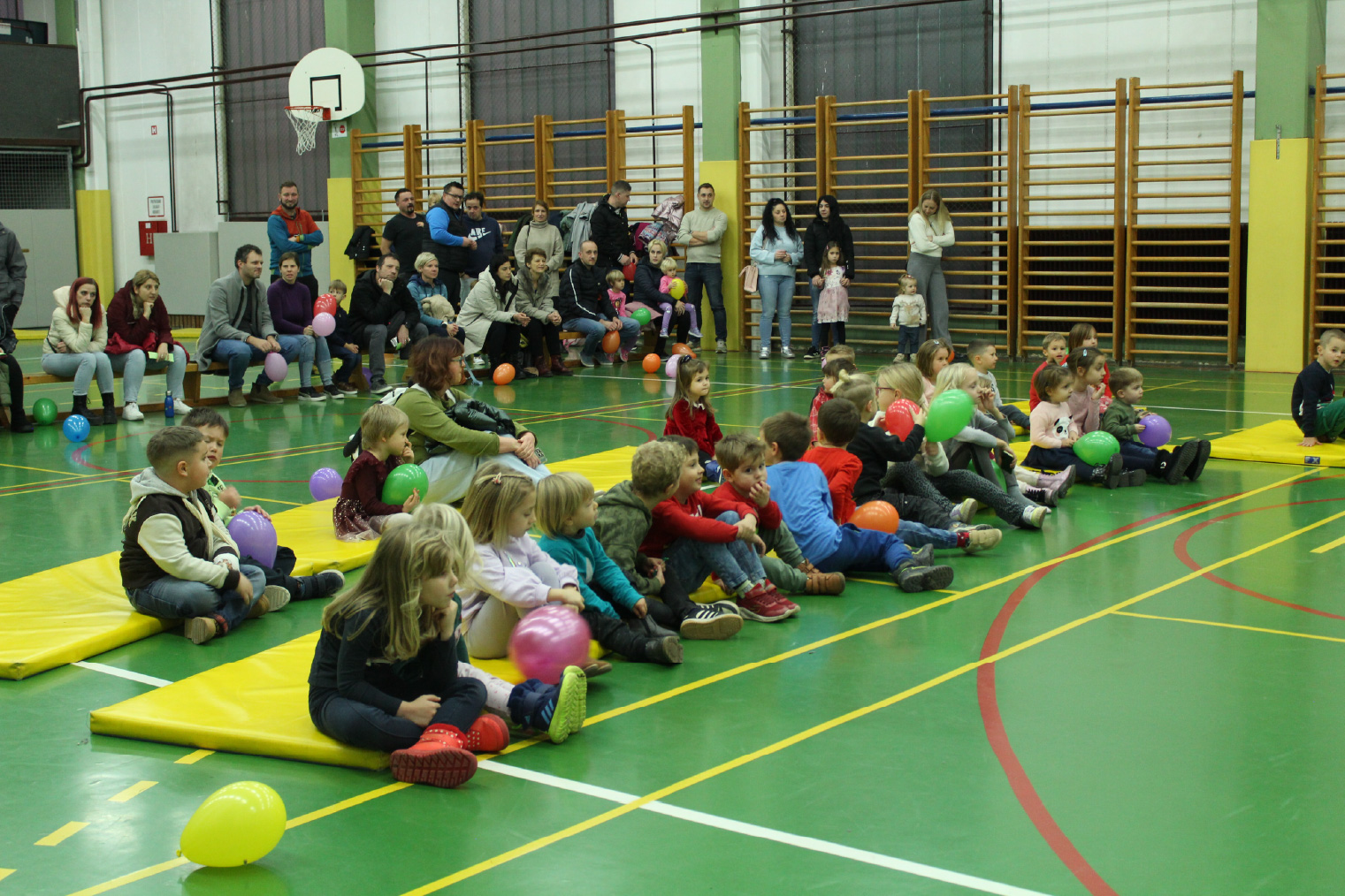 Dobri mož obdaroval otroke zaposlenih v ETI-ju